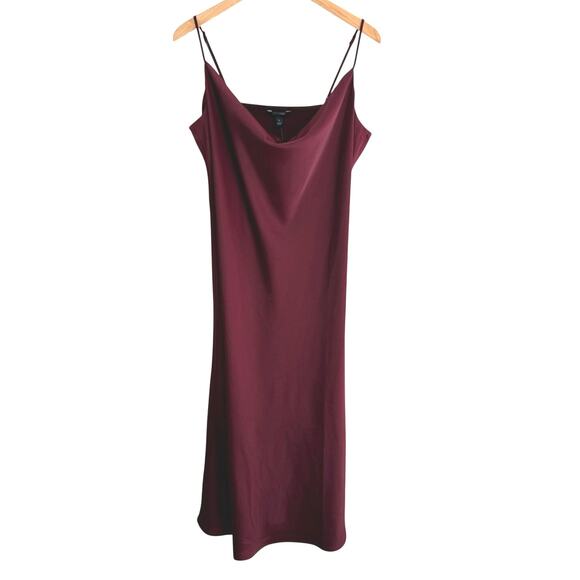 Banana Republic Outlet Dresses & Skirts - NWT Banana Republic outlet burgundy slip dress size large